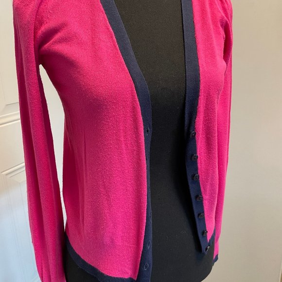 2/$30 Reserved pink cardigan with navy blue size large - Picture 4 of 9